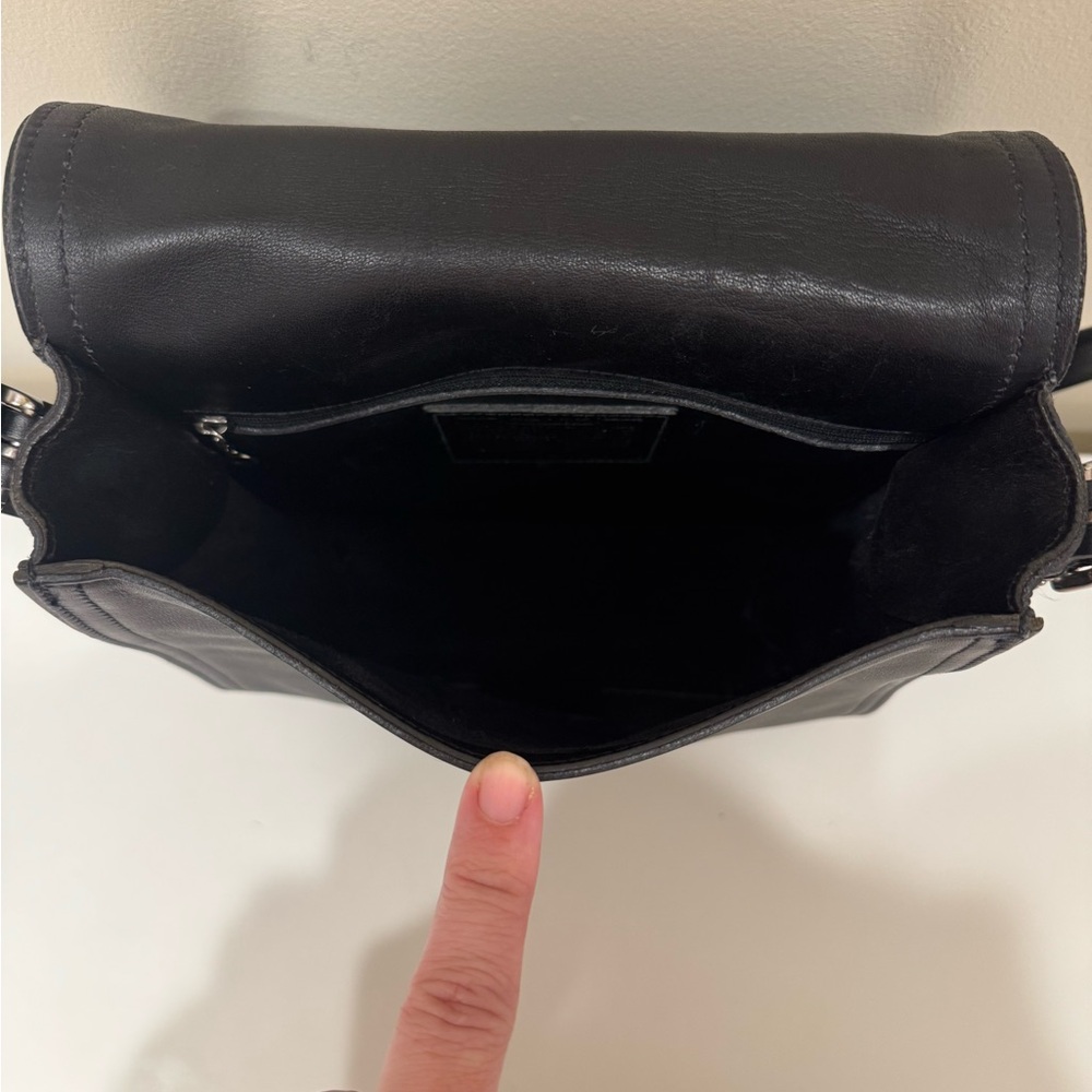 Early 90s Vintage Coach Legacy Flap Messenger Bag
Black Leather (Style J92-6147) - Picture 9 of 15